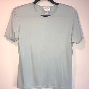 100% silk blouse in mint - vintage